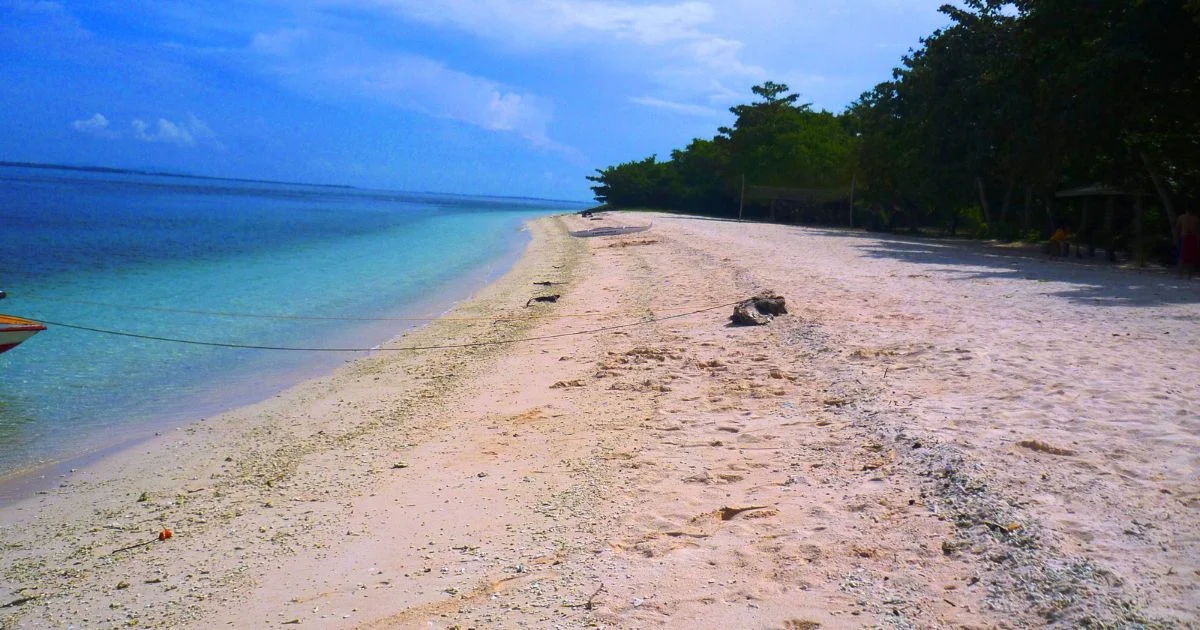 Pink Beach, Great Santa Cruz Island, Philippines